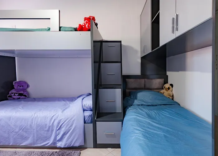 Ideal Ap * ティラナ